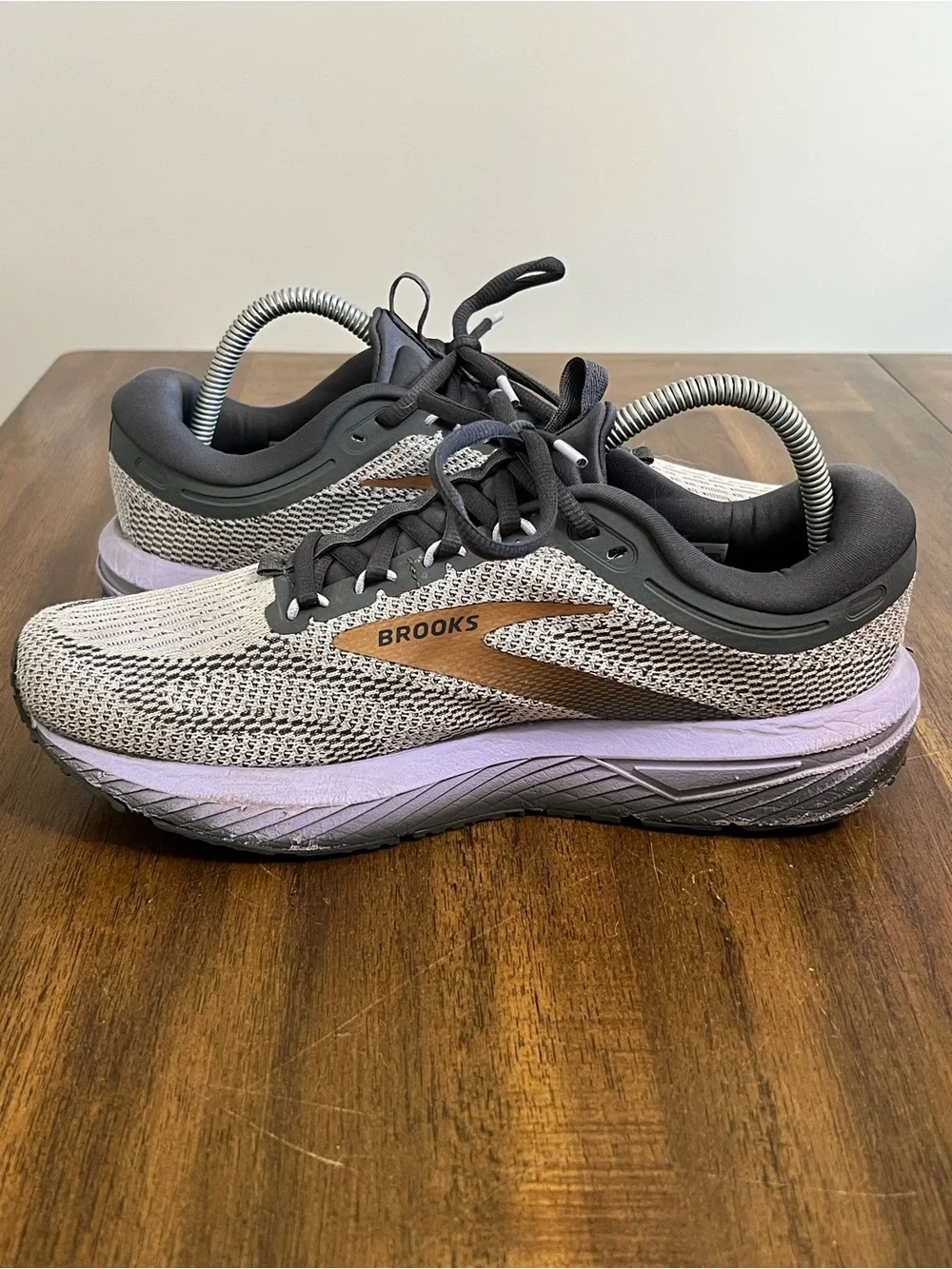 Brooks Revel 7 Womens Size 10 B Running Shoes in Gray & Lavender